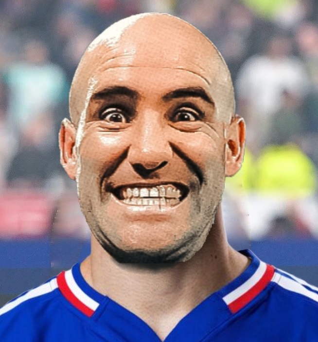 TuesdayRugby's tweet image. Image rare de Maxime Lucu juste avant sa rencontre avec le poteau.
#FRAFID