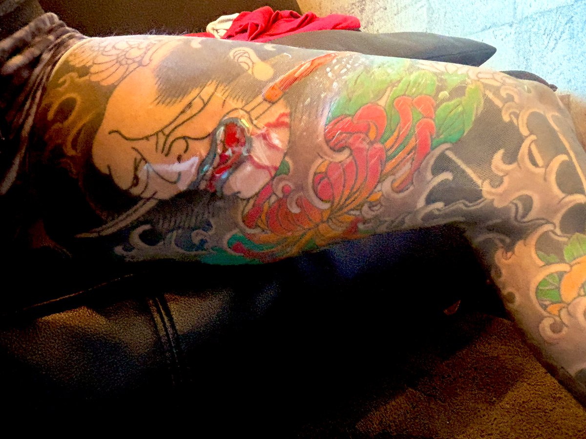 f_oqrs's tweet image. 刺青は安定して楽しい
体調とか関係なくやっぱ楽しい