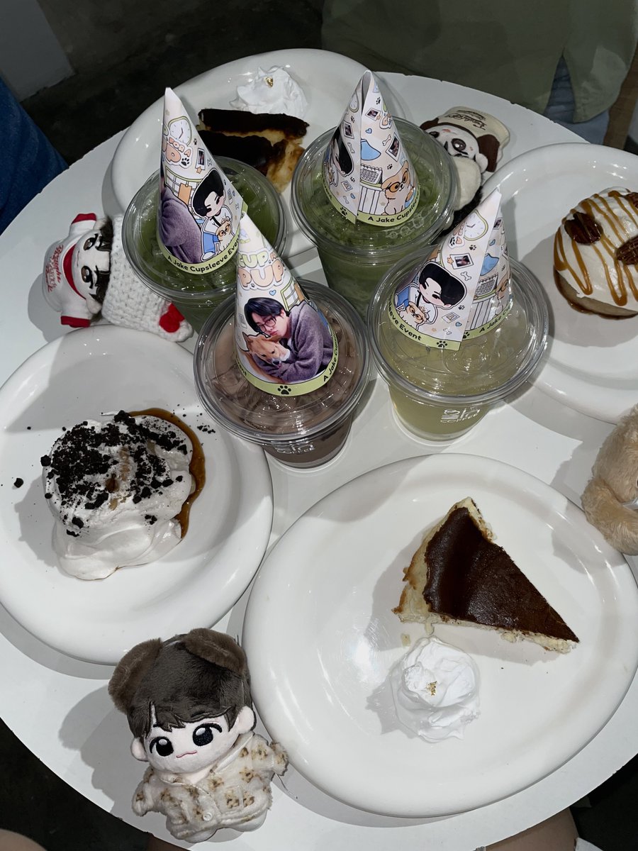 ・ ⭑ ╭ ︰ happy jake day  ⁀ ⊹ ₊ “

#ACupForAPup #PawsUpForJake