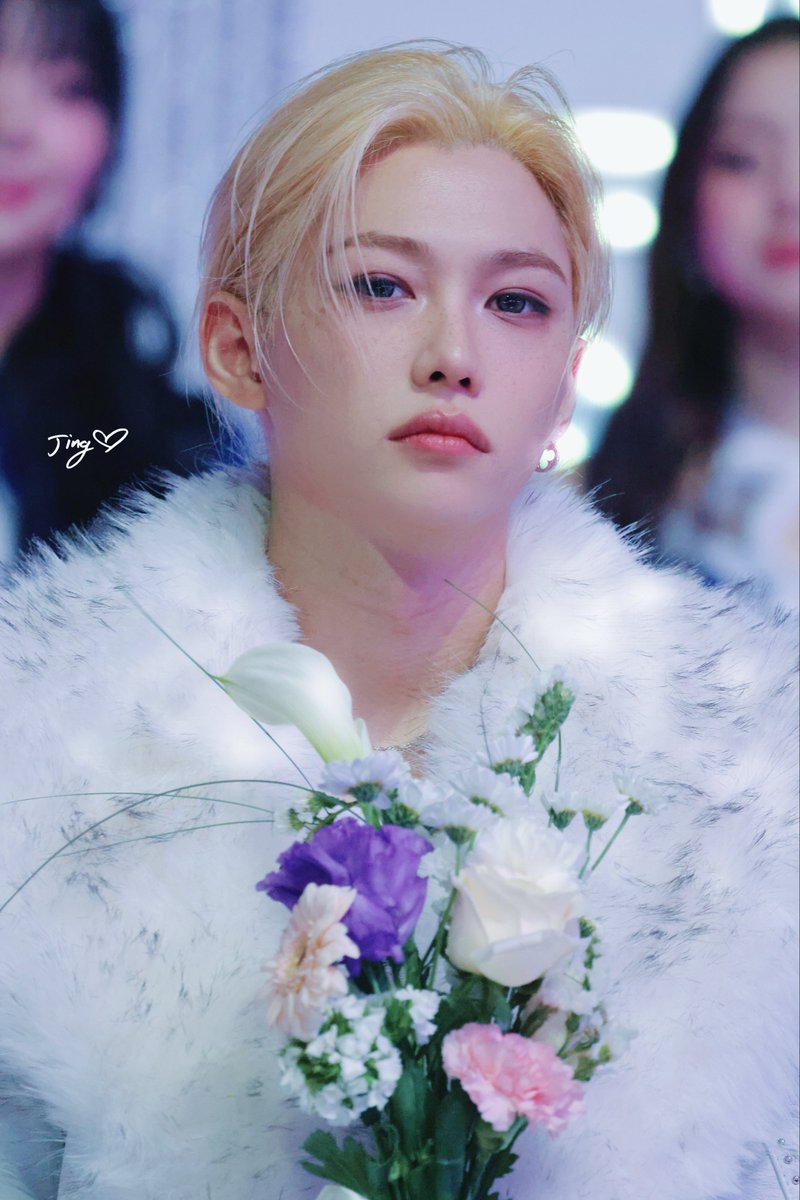 adingnarumi's tweet photo. 251115｜KGMA HD

💐💜

#StrayKids  #Felix  #ピリちゃん
#스트레이키즈  #필릭스 #용복 https://t.co/2vx6LFGwZy