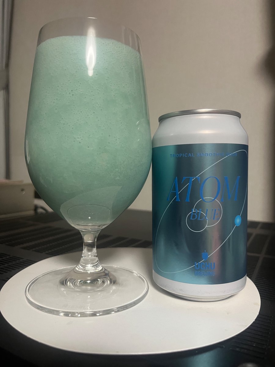 Patron_Anejo's tweet photo. #うちゅうブルーイング
#ATOMBLUE
Tropical Smoothie Sour
Alc. 5%
パイナップル、バナナ、ココナッツクリーム、アガベシロップ、レモン等にスピルリナ色素が主原料。
このスピルリナ(青緑の藻類)の色が特徴のスムージー😮
相方が会社からの帰宅時に、虎ノ門店で捕獲。スピルリナは栄養価が高い👍 https://t.co/LvMc7aevV7