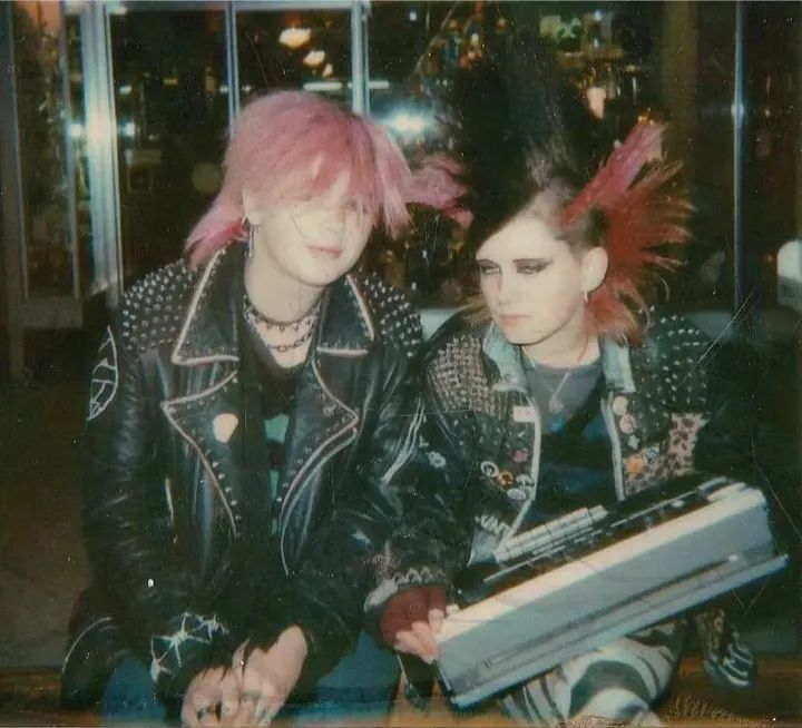 billynews3's tweet image. PUNK´S NOT DEAD
#punk #punkrock #punksnotdead #punkrocker
#punks #punkstyle #punkrockers
#oldschoolpunk #staypunk #punklife
#punkforever #punkmusic #punkbands
#punknotdead #punkisnotdead #streetpunk
#punker #upthepunx #UpThePunk