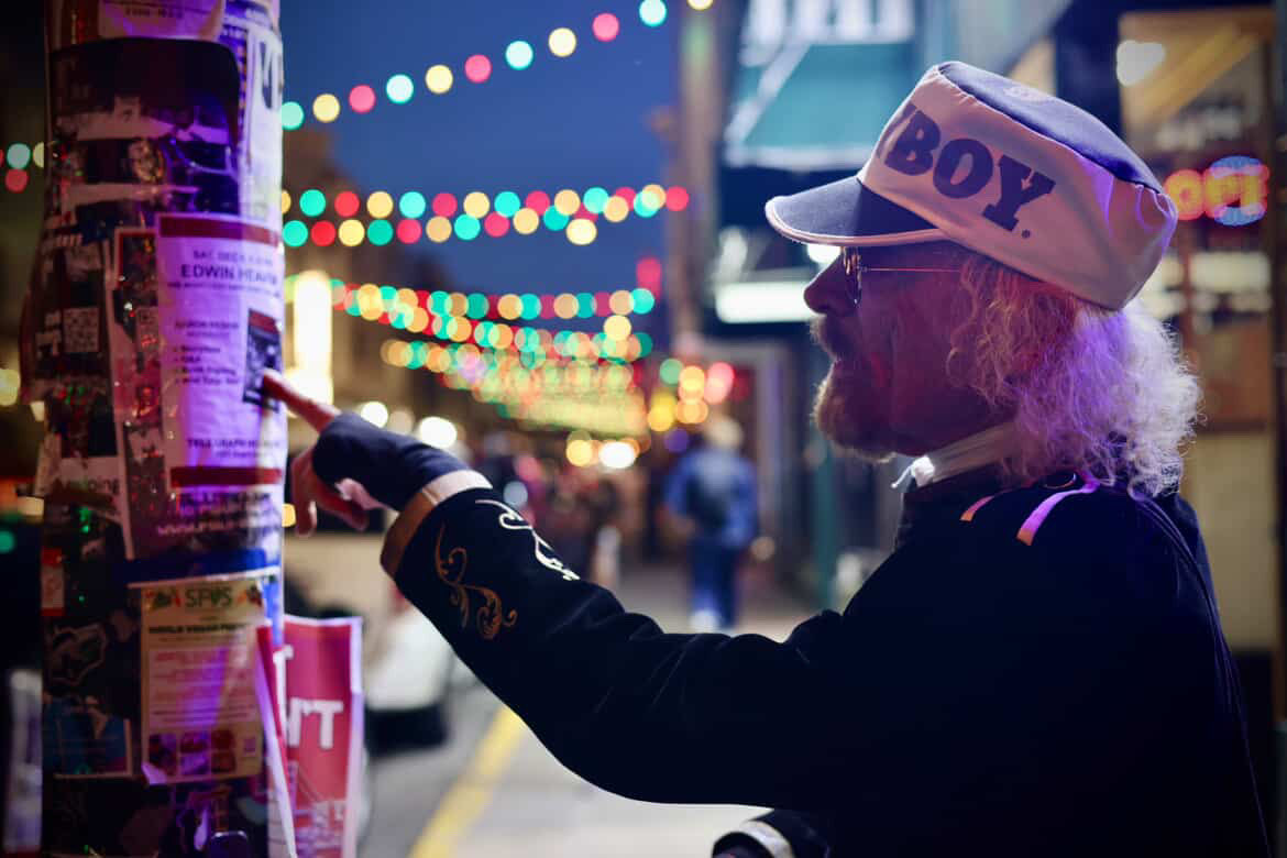 writeslikehell's tweet image. Seating for THE NIGHT I GOT DAVID BOWIE LAID, SORTA is on a first come basis but if you’d rather make a reservation, go here:

bit.ly/12-8-25-Edwin

Sat, Dec 6, 6:30

Telegraph Hill Books 

Aaron Peskin moderates

• Storytime
• Q&amp;amp;A
• Book Signing
• And Tulip, too!