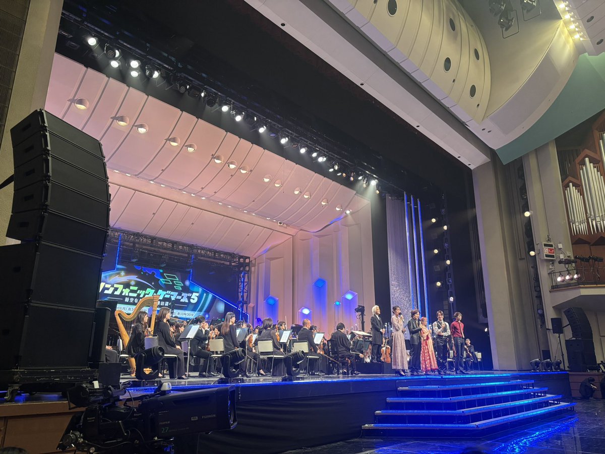 is_map1e's tweet image. シンフォニック・ゲーマーズ5行ってきた！
まさかの下手側の前から2列目でMCの青木さん・桜井さんが目の前でした👏

※写真撮影・拡散OK