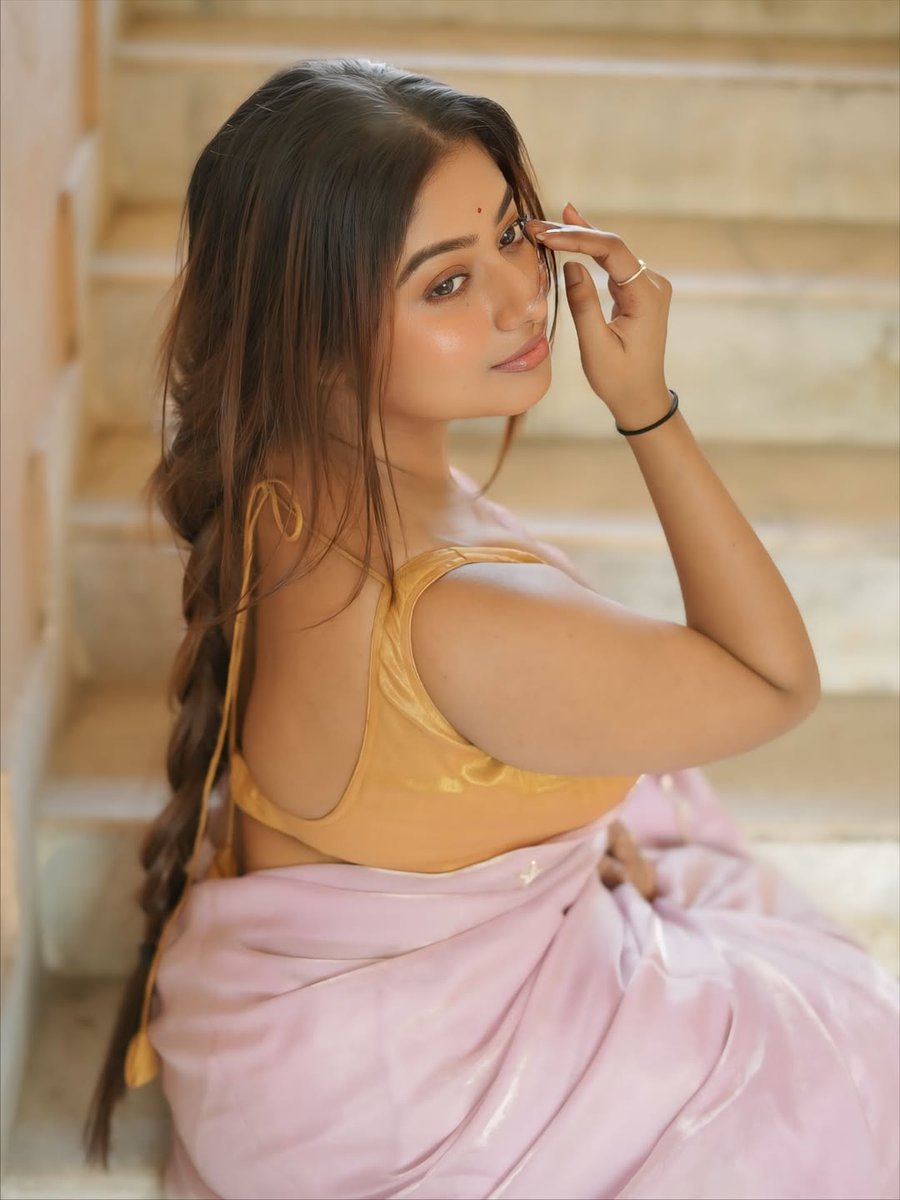 सीखा न दुआओं में क़नाअत का सलीक़ा...
वो माँग रहा हूँ जो मुक़द्दर में नहीं है...

~ आसिम वास्ती