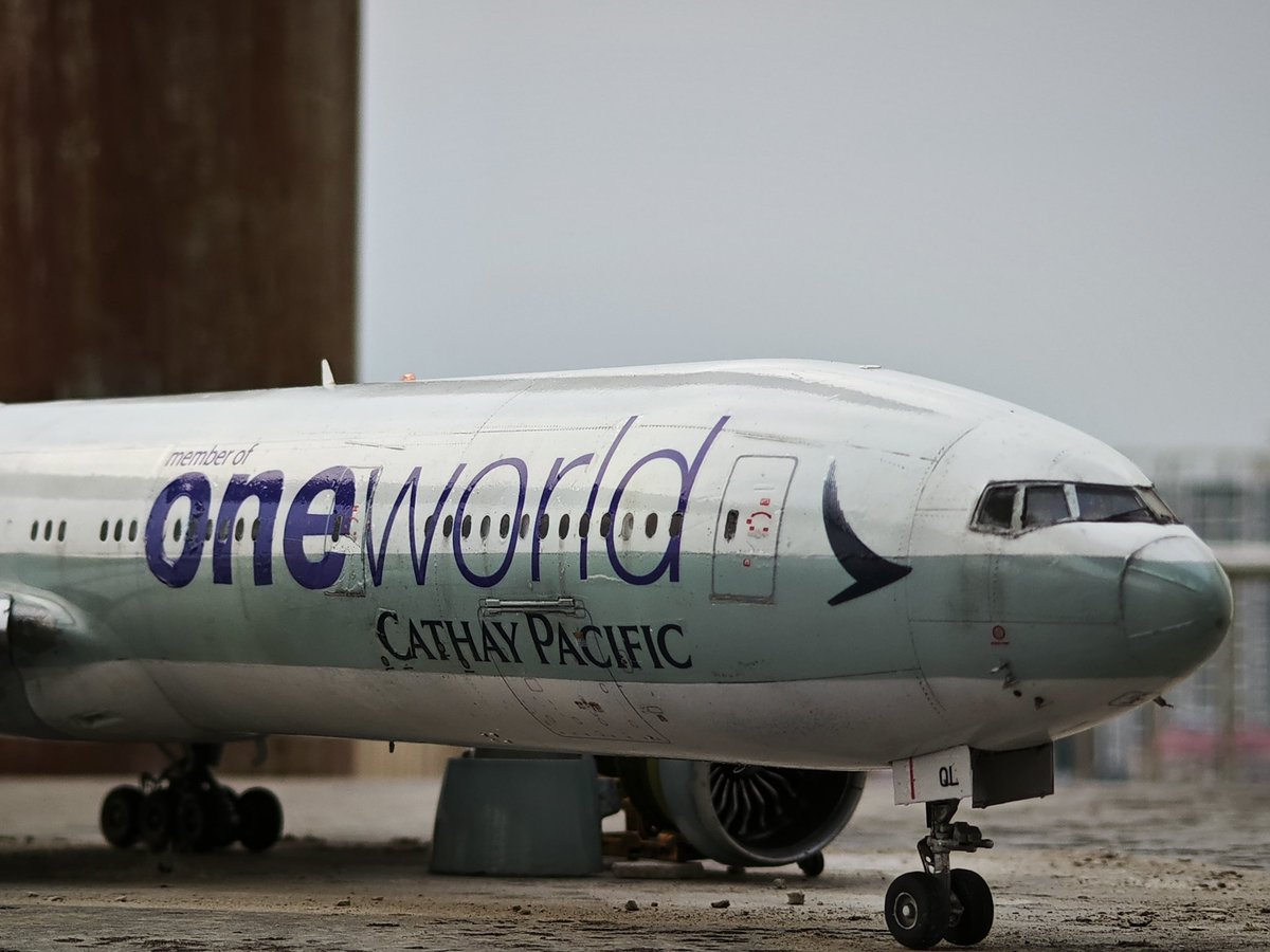 shuanhaiyan's tweet photo. 【過去の作品】1/144CATHAY PACIFIC one world塗装ボーイング777-300er エッチングシート、コックピット、フラップ下げ、エンジン検査修正部品を追加
 #旅客機プラモ https://t.co/xczbyWvAzg
