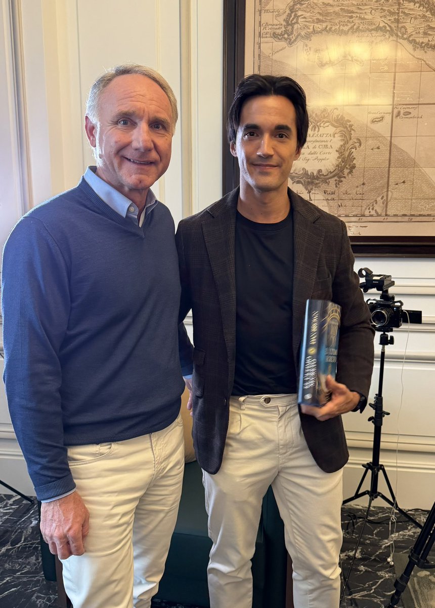 Hace unos días viajé a Praga junto a Dan Brown para conocer los misterios de su última novela, “El último secreto”. 
Esta noche en #CuartoMilenio conoceréis cómo el autor pasó de ser escéptico a creer en la vida más allá de la muerte.
<a href="/navedelmisterio/">Iker Jiménez</a> <a href="/edit_planeta/">Editorial Planeta</a> <a href="/pjimenezlopez/">Patricia Jiménez</a>