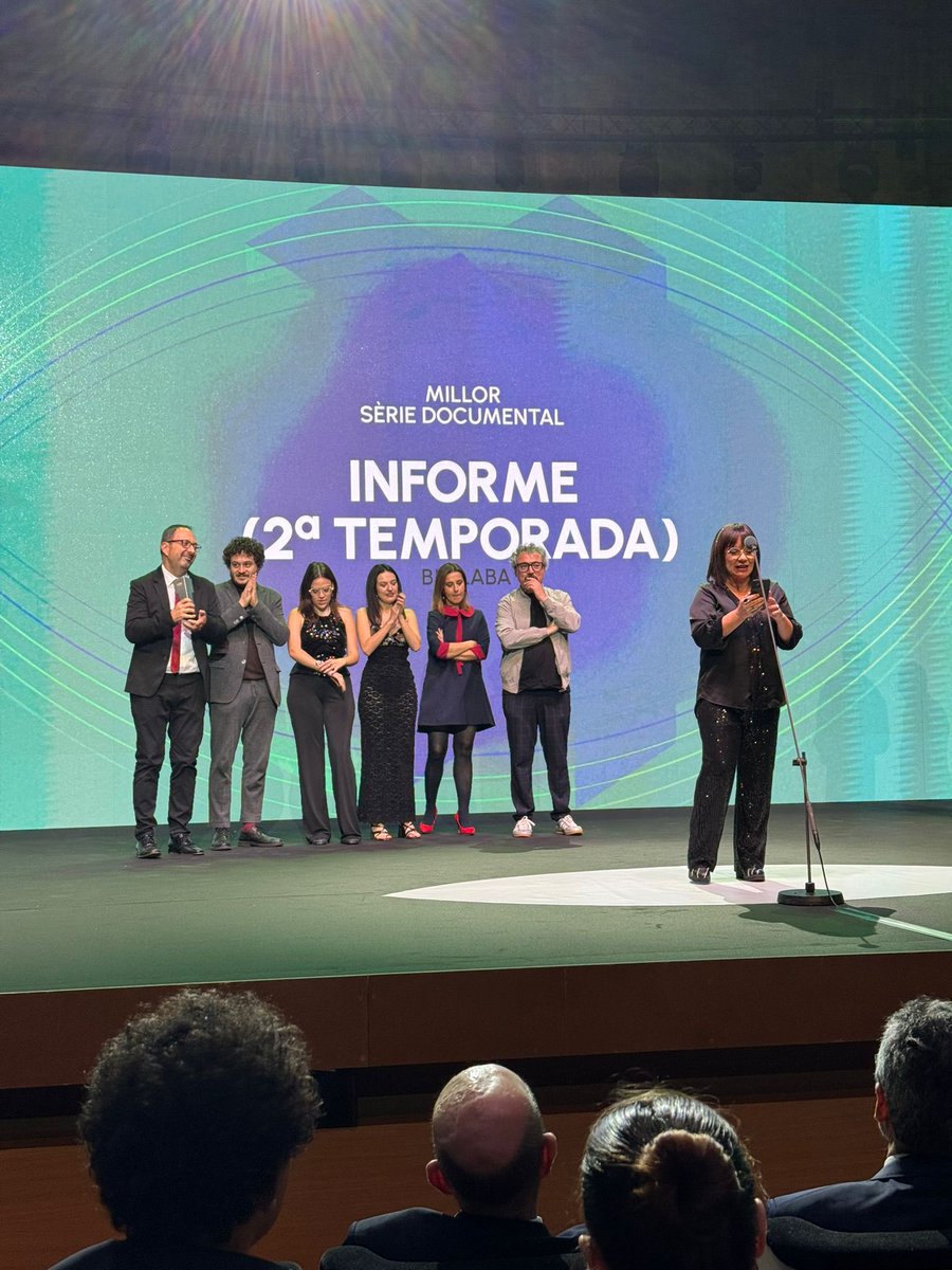 Bisilaba_'s tweet image. El divendres guanyarem el premi millor serie documental als Lola Gaos.
Moltes gràcies @apunt_media i equip per fer-ho possible 😘😘😘 #Informe 
@PauMartinez_G @gabkarwai @Joanachilet @CarlosAimeur @Elba_Celo @martagarcaar @maria_palau99 @holatortel @jordisapena @_crisvivo_
