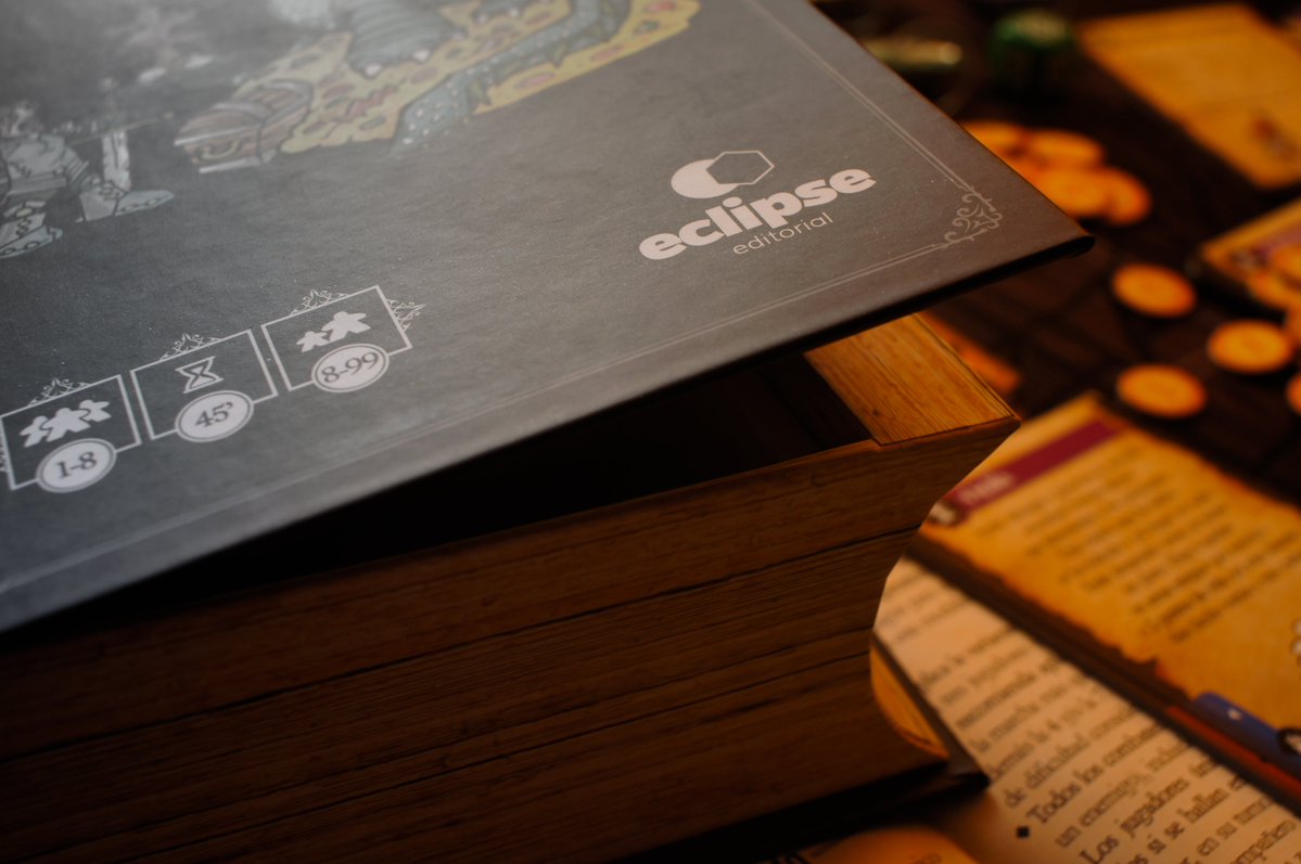 EclipseEditoria's tweet image. Tu equipo inicial da más pena que miedo 😅💪
Pero con astucia y valor, conseguirás armas, objetos y reliquias para enfrentarte al temible Dragón
🎲Es Cartaventuras en edición Deluxe
¡Conviértete en la leyenda que todos cantarán!
dracoideas.com/shop/es/30-car…