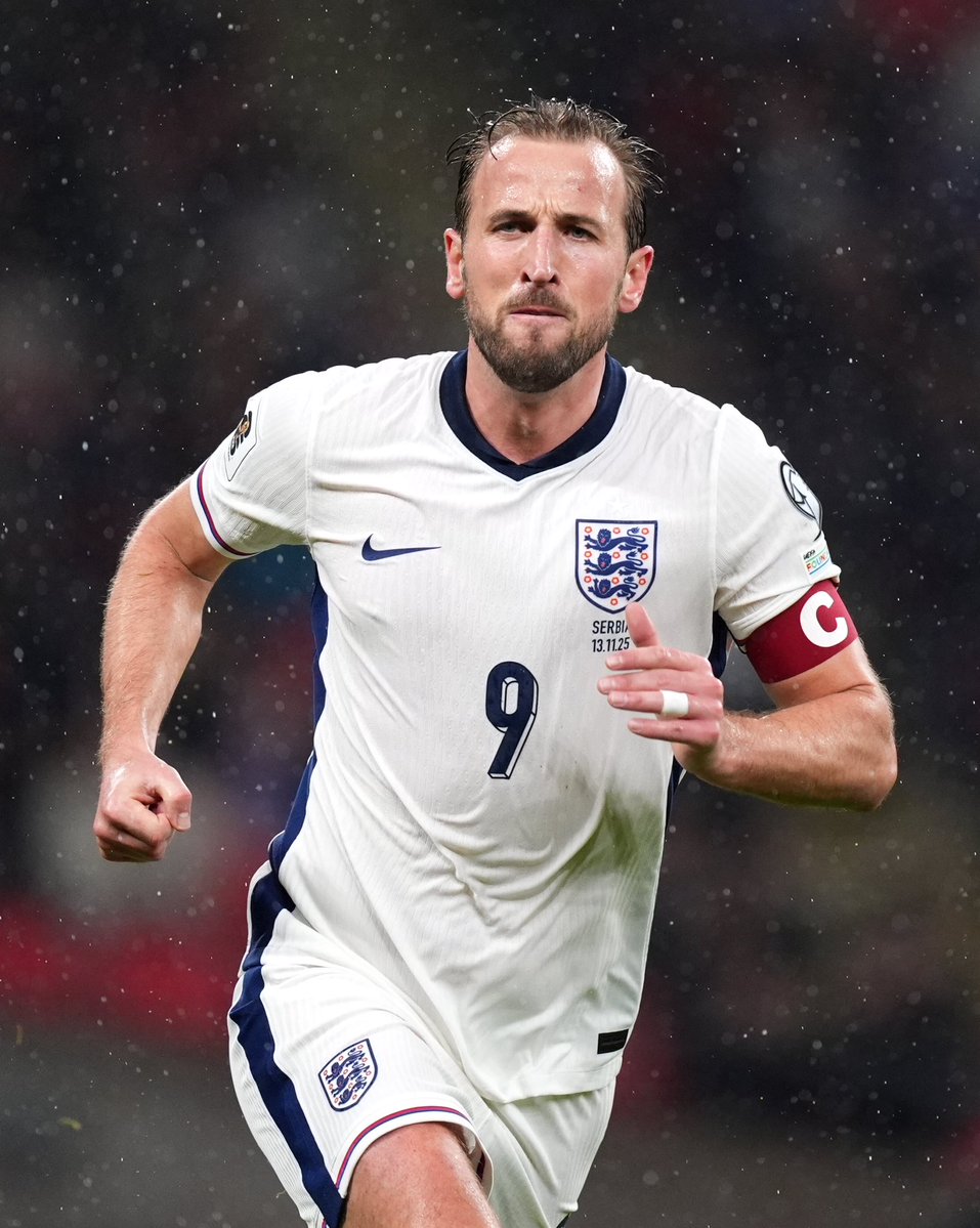 ActuFoot_'s tweet image. 🚨 Harry Kane 🏴󠁧󠁢󠁥󠁮󠁧󠁿 : « 𝗝𝗘 𝗣𝗢𝗨𝗥𝗥𝗔𝗜𝗦 𝗠𝗔𝗥𝗤𝗨𝗘𝗥 𝟭𝟬𝟬 𝗕𝗨𝗧𝗦 𝗖𝗘𝗧𝗧𝗘 𝗦𝗔𝗜𝗦𝗢𝗡, 𝗦𝗜 𝗝𝗘 𝗡𝗘 𝗚𝗔𝗚𝗡𝗘 𝗣𝗔𝗦 𝗟𝗔 𝗟𝗗𝗖 𝗢𝗨 𝗟𝗔 𝗖𝗢𝗨𝗣𝗘 𝗗𝗨 𝗠𝗢𝗡𝗗𝗘, 𝗝𝗘 𝗡𝗘 𝗚𝗔𝗚𝗡𝗘𝗥𝗔𝗜 𝗣𝗥𝗢𝗕𝗔𝗕𝗟𝗘𝗠𝗘𝗡𝗧 𝗣𝗔𝗦 𝗟𝗘 𝗕𝗔𝗟𝗟𝗢𝗡 𝗗’𝗢𝗥 🌕. ❌ […]…