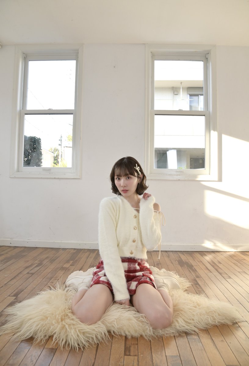 エムミーエメ One shoulder ribbon shaggy tops