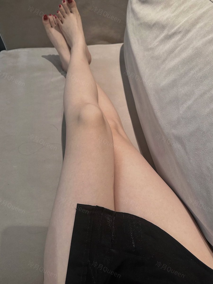 Queenqqd's tweet photo. 口水都流到我腿上了，你个废物 #女s #第四爱 https://t.co/K22iPwzF3o