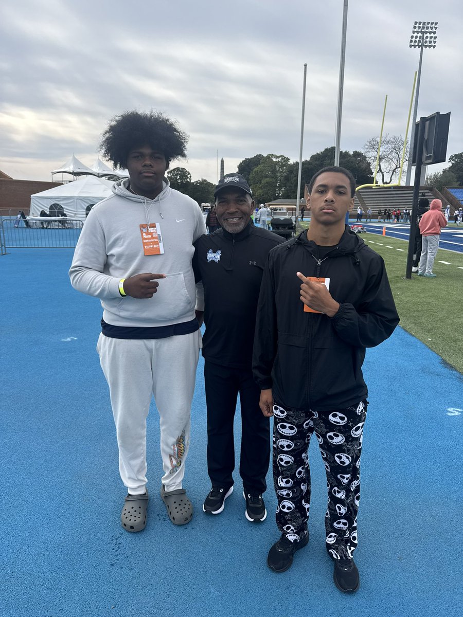 CoachReavesJr's tweet image. Great day!! @hupirates_fb ! Appreciate the hospitality and the invite! Boys definitely enjoyed the atmosphere and  being welcomed!! KEEP BUILDING!!  @KyanReaves4174  @Antonio1Matos !!🦅🦅🦅🦍🦍🦍

@GDUB_FB 
@MCYELL 
@coachtyler34 
@coachbustleb 
@CoachFeggins 
@DLRunStoppers