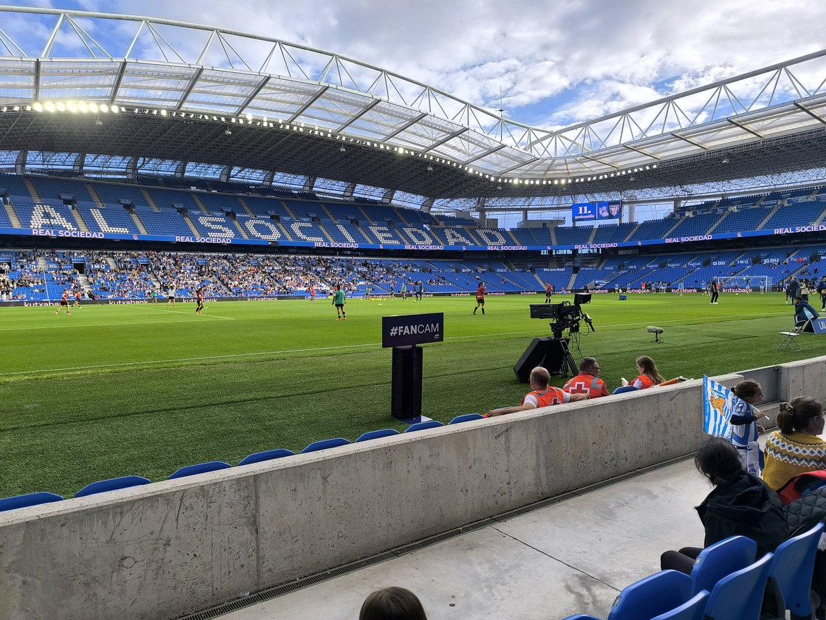 Preparados para ver a las chicas!!!
Derby
<a href="/RealSociedadFEM/">Real Sociedad Femenino</a>