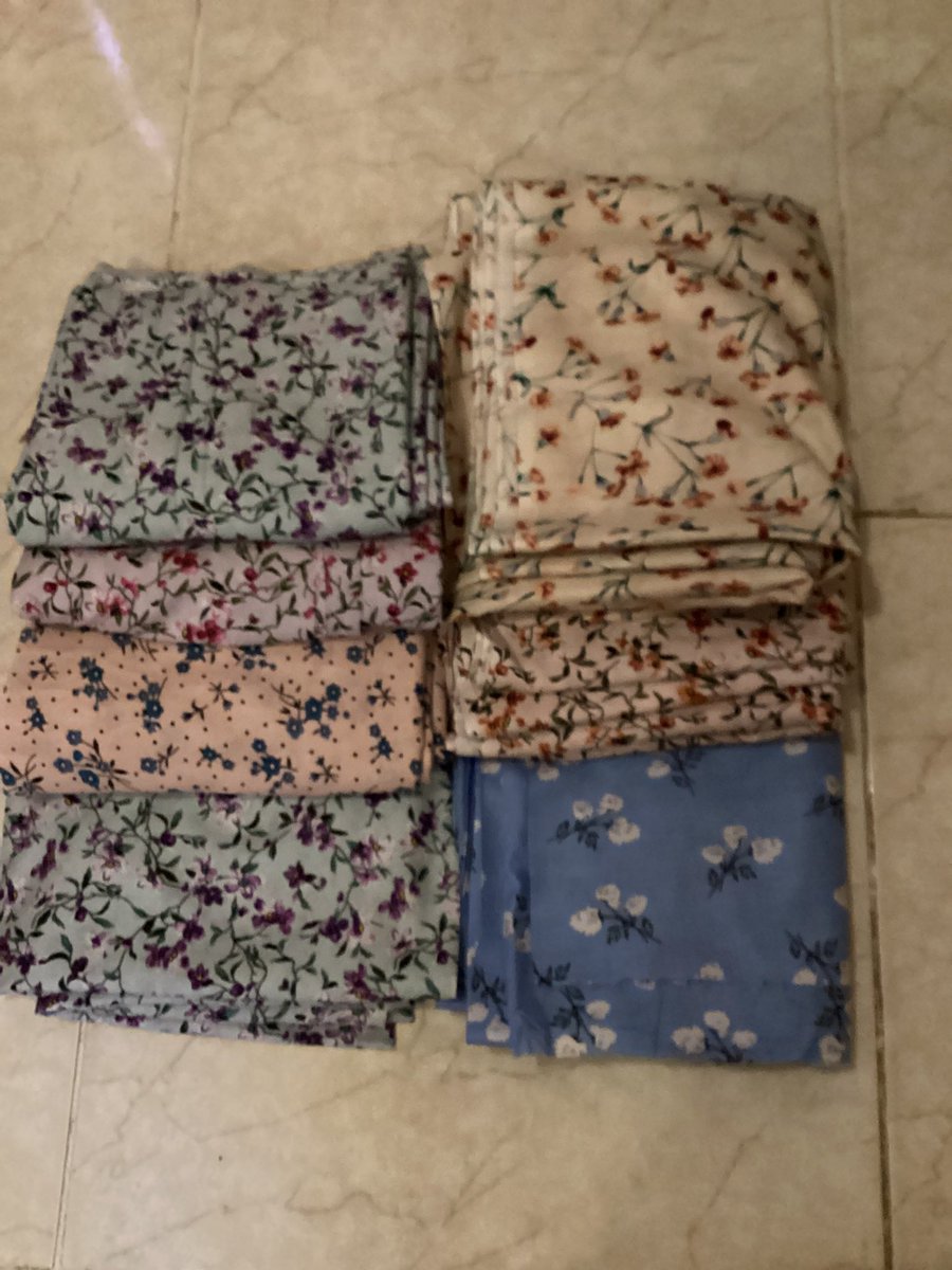 طلبية الاخت ام عبدالله من حايل مجموعه من الجلالات تم شحنها اليوم عن طريق شركة سمسا توصل لها سالمه يارب بالف عافيه عليها وهي من الزبونات القديمات تتعامل معي من عدة سنوات ربي يسعدها سعادة الدارين 🇸🇦🇸🇦🇸🇦💚💚💚