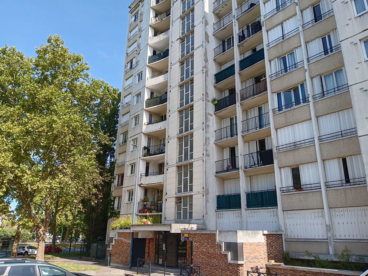 Le Parisien tweet media