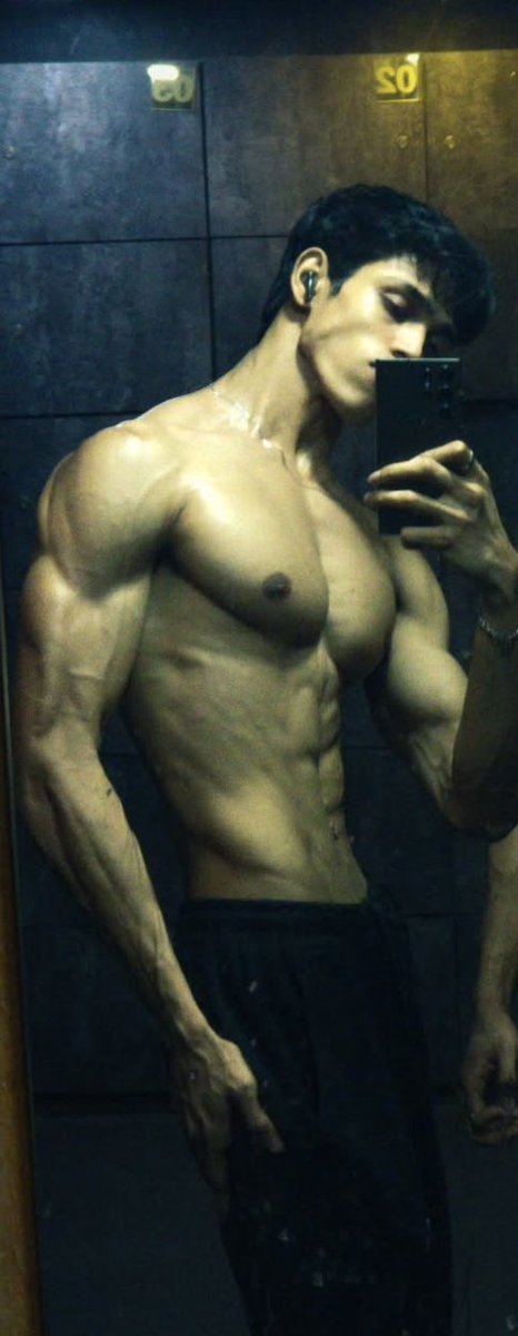 I admit it.
I hunt subs.
I message them first.
I’m a hunter and hunters don’t wait for their prey to approach.
I love catching them out of base.
I love how intense their panic and shock.
I love that their fear is real cause they truly didn’t expect it.