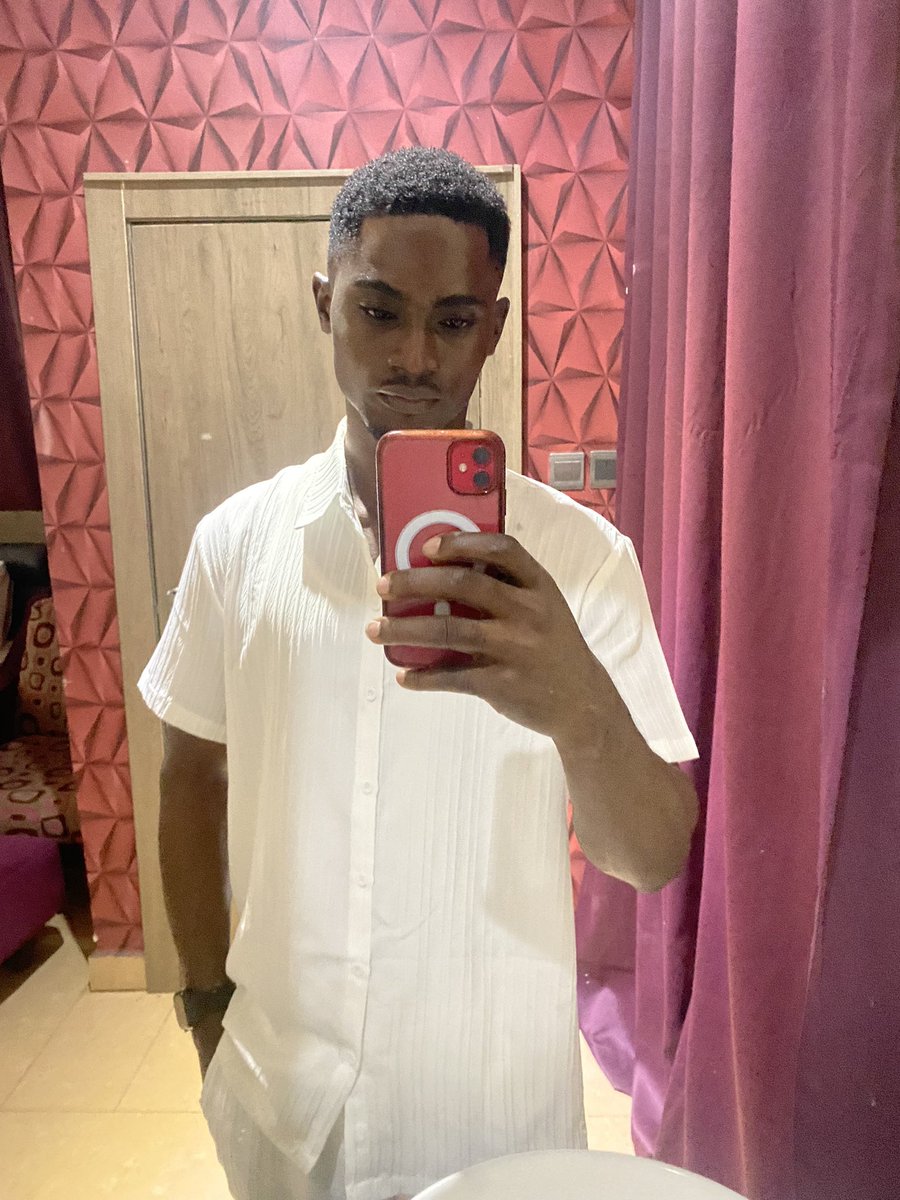 derickariesra's tweet photo. The calm before the storm. Silence in the room.
Chaos on the stage.
Oyo State shut it DOWN! 🔥🔥
Begonia was wild — 🐼💥

#DerickAries #Bigariesbaby #OxoVibe #BAB #Spaceboys #TheFreaknd #OyoState #BegoniaLounge #LivePerformance #NaijaMusic #AfroVibes https://t.co/OXfOPb0SgB