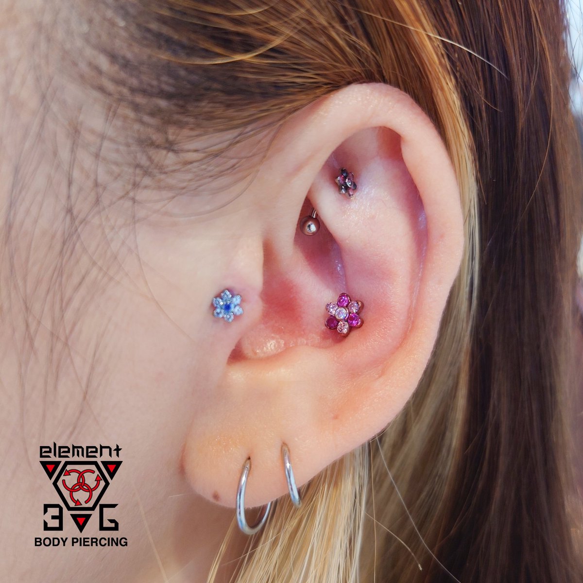 ローク、トラガス、インナーコンク 【ANATOMETAL】 フラワーエンド