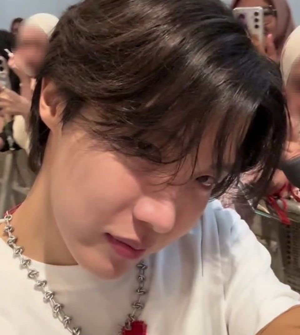 meg17182's tweet image. I vote #jhope for #POPGOLDENAWARDS2025