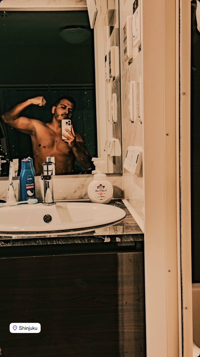 retrohate's tweet image. ✌🏻