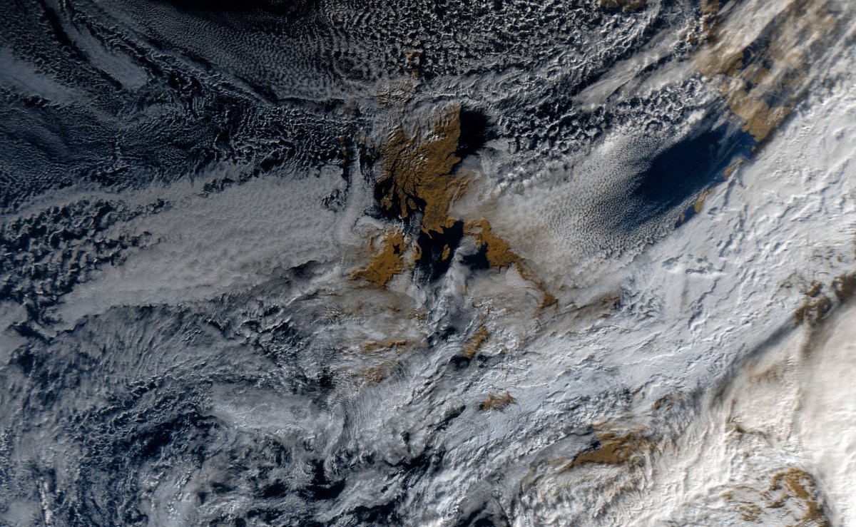 r_mcoy's tweet image. #MeteorM24 70º E #MeteorM23 51º W @Nooelec #qfh @SDRPlay #rsp1a @aang254 #satdump @AEMET_Cantabria  pases de la mañana, IR de madrugada y dos recortes, del norte peninsular 🌥️por #Cantabria y un nitido retrato de la borrasca sobre el sur de #UK y #Wales 😓. Buen domingo!
