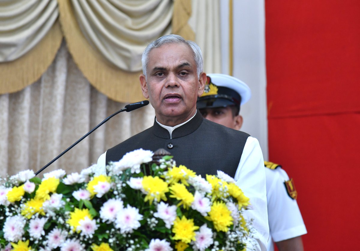 maha_governor's tweet photo. The programme was organised by Jaskaran Bothra Foundation. https://t.co/SH77wqTPPo