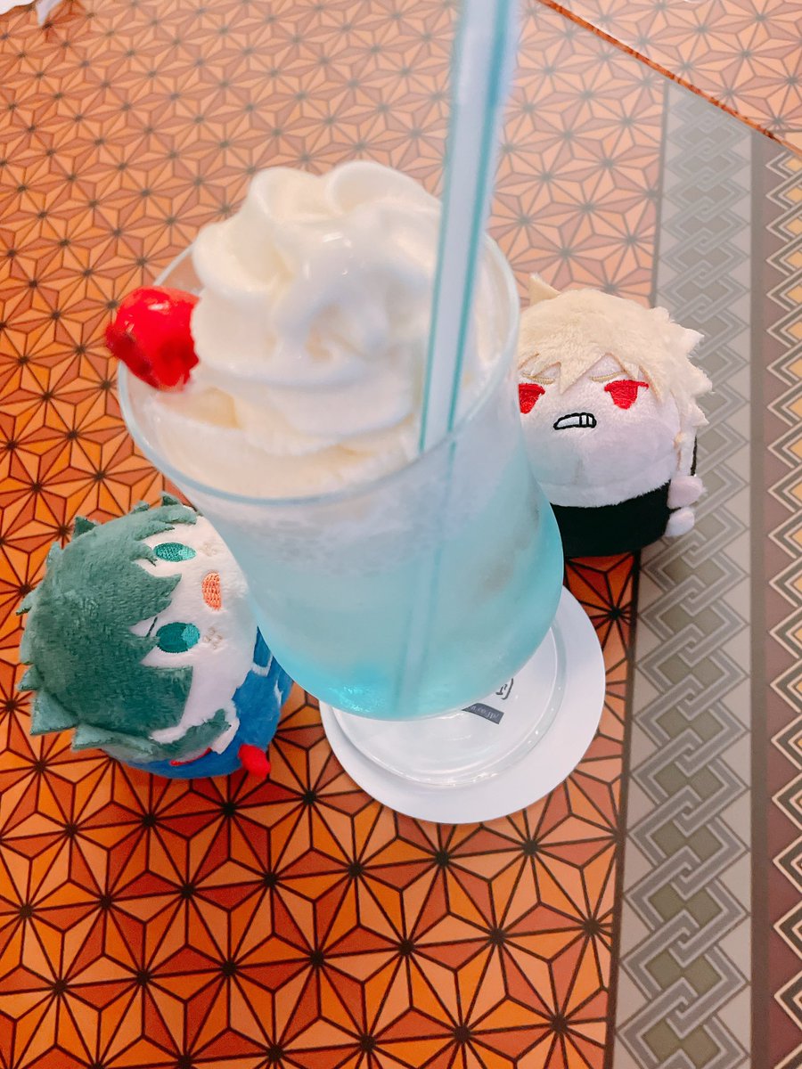 0okome0's tweet photo. 爆デクとお出かけした。何にでもケンカふっかけててかわいいε-(o´ω｀o) https://t.co/VKEgmBCwLc