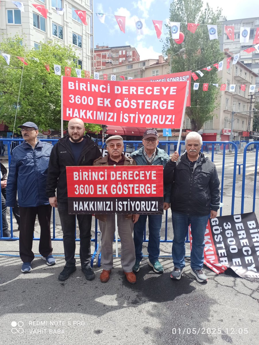 Hatırlatalım #BirinciDereceye3600 Ek Gösterge sözü verildi, yaklaşık üç yıl geçti!
Artık söz değil, icraat istiyoruz!#EmekliMemuradaSeyyanen
<a href="/RTErdogan/">Recep Tayyip Erdoğan</a> <a href="/dbdevletbahceli/">Devlet Bahçeli</a> <a href="/eczozgurozel/">Özgür Özel</a> <a href="/MDervisogluTR/">Müsavat Dervişoğlu</a> <a href="/isikhanvedat/">Prof. Dr. Vedat Işıkhan</a> <a href="/55erhanusta/">Dr. Erhan Usta</a> <a href="/cenginyurt52/">Cemal Enginyurt</a> <a href="/_aliyalcin_/">Ali YALÇIN</a> <a href="/OnderKahveci/">Önder Kahveci</a> <a href="/Akparti/">AK Parti</a>  @MHP