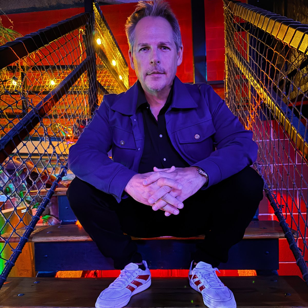 DockBlog's tweet image. The audacity required to tackle &quot;Am I Wrong&quot; cannot be understated. Richard Butler&apos;s original—a brooding piece of mid-90s alternative rock that emerged from the Psychedelic Furs frontman&apos;s side project Love Spit Love.
#indiedockmusicblog #poprock 

indiedockmusicblog.co.uk/?p=33122