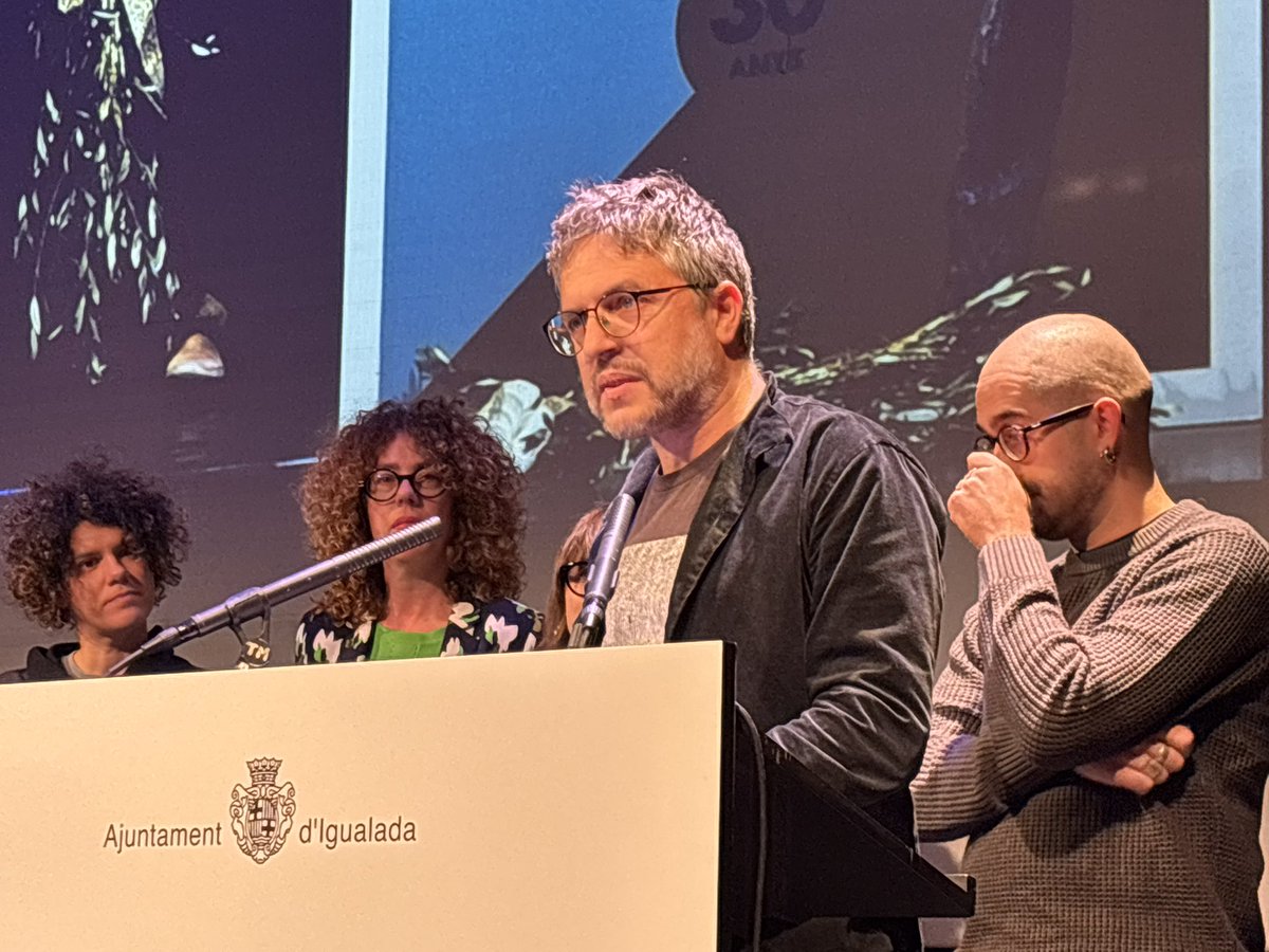 El premi de disseny gràfic Gaspar Camps és per al projecte editorial RARA, presentat per l’estudi Surtdecasa impulsat per Roger Mula i Anna Zaera com a editors i Nil Morist com a director creatiu. #PremisCiutatIgualada