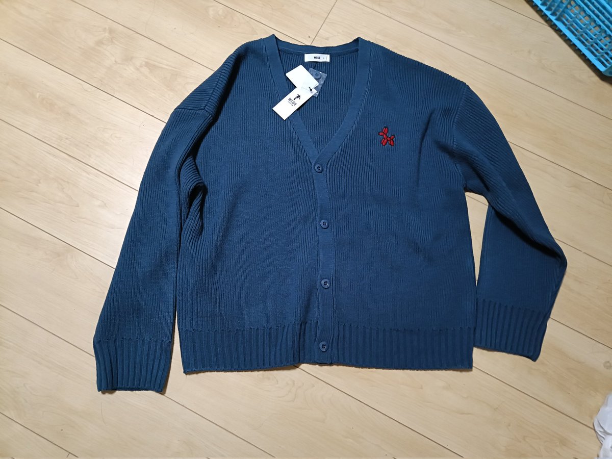 推しに選んでもらったカーディガンを購入ψ(｀∇´)ψ
( *´艸`)ﾌﾌﾌ
#凛々しくも臨界に咲くARTERIA
#アルテリア　#すいまぁ〜