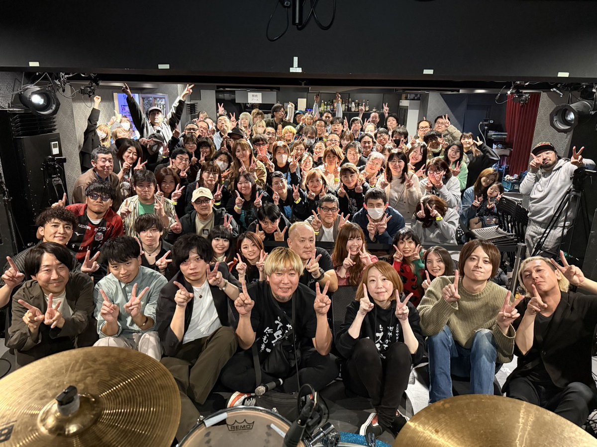 union_home12's tweet photo. #大阪HOME

2025.11.15日
歌う魚
SlowBird 
LiveBarN 
真心場
KuRaGe

大阪HOME！
ご出演、ご来場、ご視聴、応援、ありがとうございました！！

初めての大阪でのHOME開催でしたが、全国各地からたくさんのお客様にお集まり頂き、フィナーレも満員のお客様と一緒に終えられ、大阪で開催して本当に良かったなと思いました！

北海道、関東、関西から集まって下さったアーティストの皆様も、本当にお疲れ様でした！ありがとうございました。

各会場のスタッフの皆様にも、初めての大阪HOME開催に、たくさんのお力添えを頂き、心より感謝申し上げます。

UNIONFIELDのスタッフチームも、流石の働きありがとうございました！！

また皆様とお会いできるよう、これからもUNIONFIELD頑張って参りますので、今後ともよろしくお願い致します！！！

⚫︎配信アーカイブチケット販売してます！
感動をもう一度♪
https://t.co/TURQt9GKFX

⚫︎特典付きお気持ちPayは11月25日まで受付ております！
アーティスト、イベントへの応援引き続きお願い致します！
https://t.co/DiOyVlPCIq

#大阪HOME
#UNIONFIELD