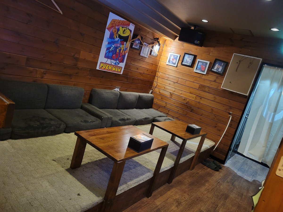 金魚オープン！！

カクテルバトルありがとうございました！
そのバトルに負けたぴよがオープンです！
次に向けて闘志を燃やしてます！
そして今日の日替わりメニューは
豚の塩レモン丼です！
ご飯だけの利用もお酒を飲む方もシーシャを吸う方もお待ちしております！

20-4 ぴよ
1-6 マッキー