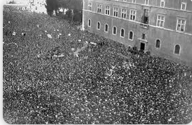 <a href="/Frenkie_Woody/">Francesco®️</a> Se giudica  bene per una foto in base alle  presenze  allora dovrebbe elogiare anche queste che venivano ascoltate anche via radio e in tutte le piazze?