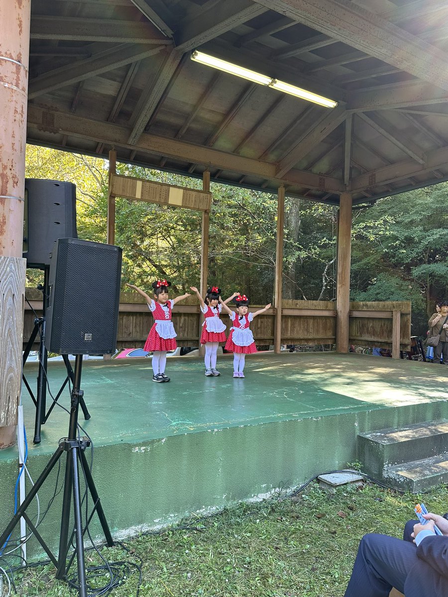 KazumiLuminous's tweet photo. もみじ🍁フェスタ！
本日は、いいお天気でみんな楽しく踊れました❗️
#KAZUMIダンススタジオルミナス
#瀬戸スポーツクラブダンス　
#キッズダンス
#キッズモダンダンス https://t.co/QMAAadQANw
