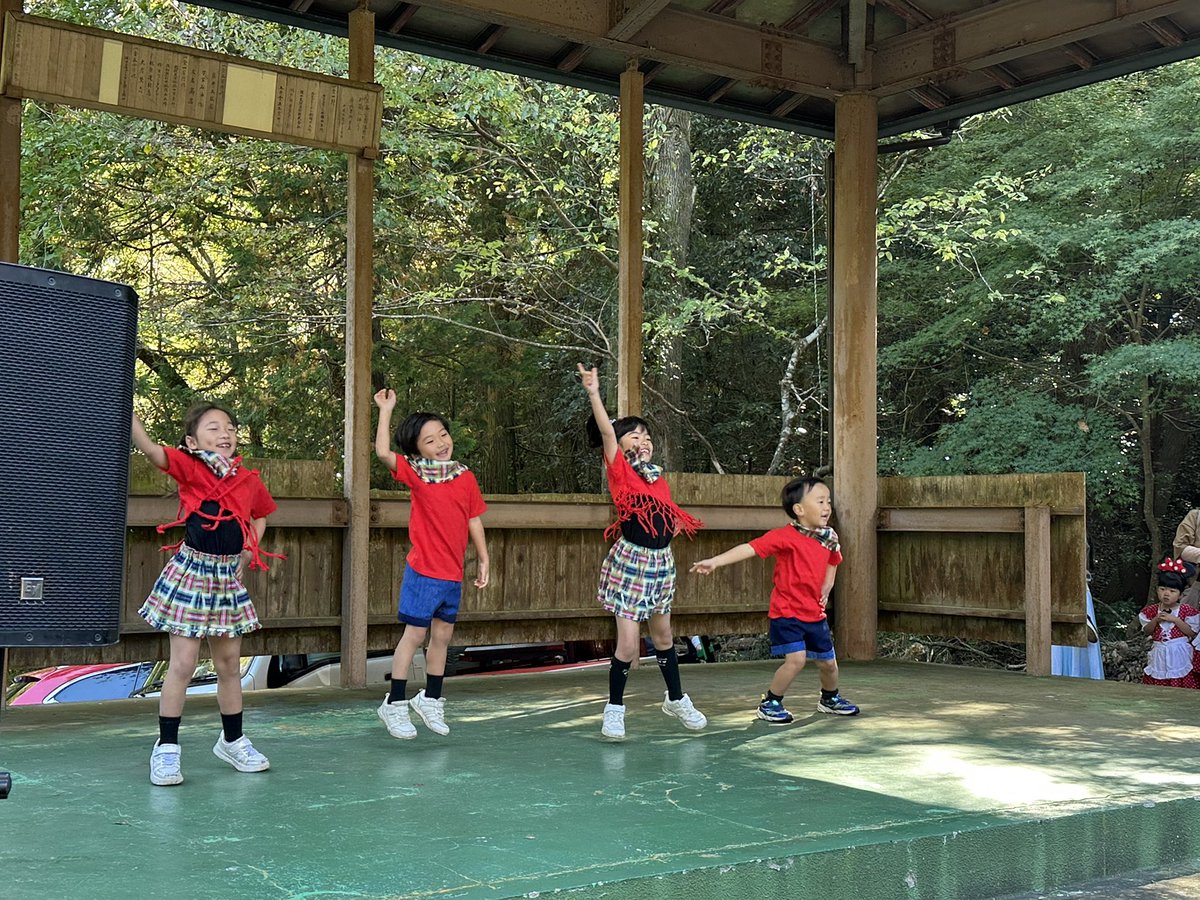 KazumiLuminous's tweet photo. もみじ🍁フェスタ！
本日は、いいお天気でみんな楽しく踊れました❗️
#KAZUMIダンススタジオルミナス
#瀬戸スポーツクラブダンス　
#キッズダンス
#キッズモダンダンス https://t.co/QMAAadQANw