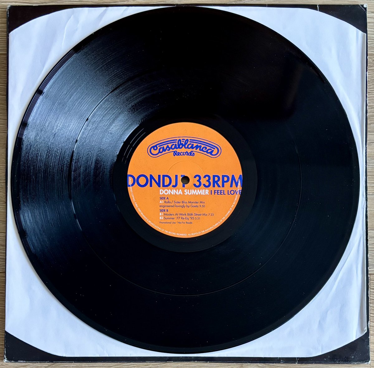 purplefunker's tweet image. 🔥Donna Summer • I Feel Love🔥

1995 UK Promo Vinyl 
2 x 12inch (6 Tracks)

This Promo has the „Rollo &amp;amp; Sister Bliss Monster Mix” (Rare in Full 09:50)

#NowPIaying 
#DonnaSummer #GiorgioMoroder
#RolloAndSisterBliss #Faithless