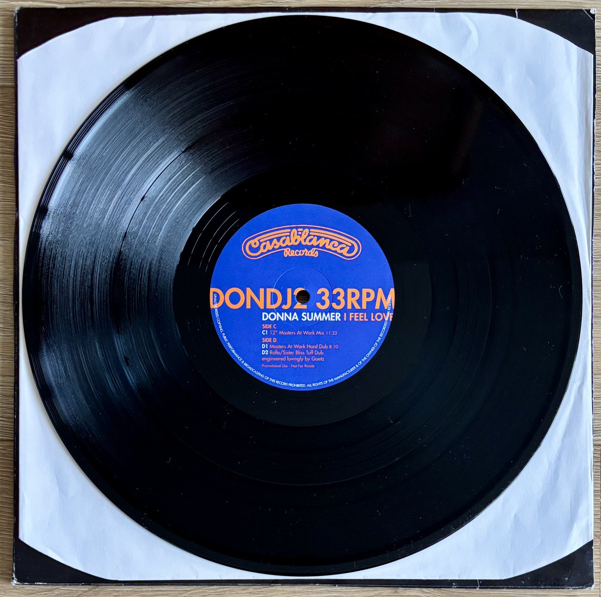 purplefunker's tweet image. 🔥Donna Summer • I Feel Love🔥

1995 UK Promo Vinyl 
2 x 12inch (6 Tracks)

This Promo has the „Rollo &amp;amp; Sister Bliss Monster Mix” (Rare in Full 09:50)

#NowPIaying 
#DonnaSummer #GiorgioMoroder
#RolloAndSisterBliss #Faithless