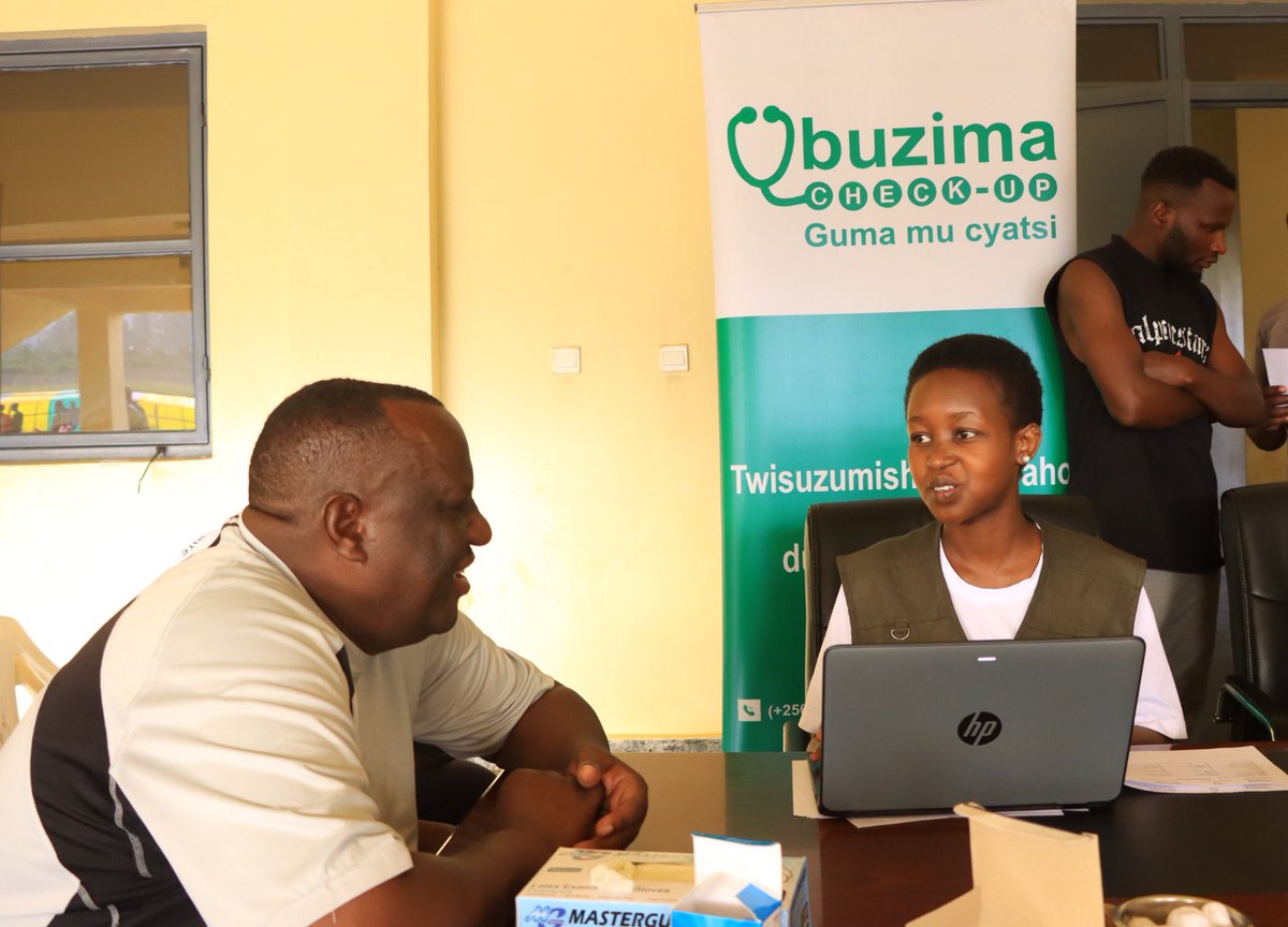 UbuzimaCheckup's tweet photo. Uyu munsi, twifatanyije n’Akarere ka Bugesera muri Siporo Rusange yabereye kuri stade ya Bugesera, aho twakiriye abaturage mu rwego rwo kubaha serivisi zo kubapima ku bushake indwara zirandura.
#GumaMuCyatsi https://t.co/TWPtF8xOeN