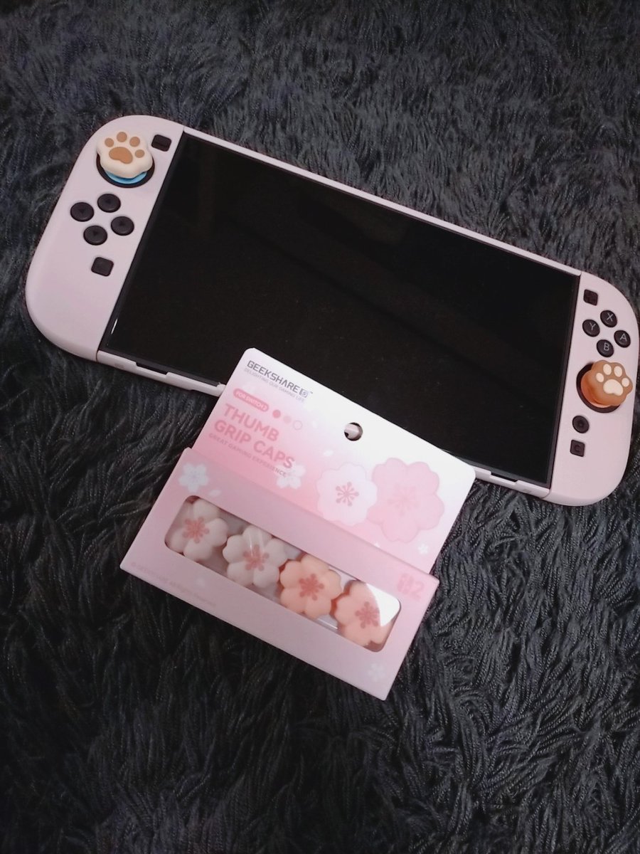 大和桜　　Switch本体 ケースピンクにしました🩷 ̖́- グリップ桜型のもかわいくて交換用に🌸
