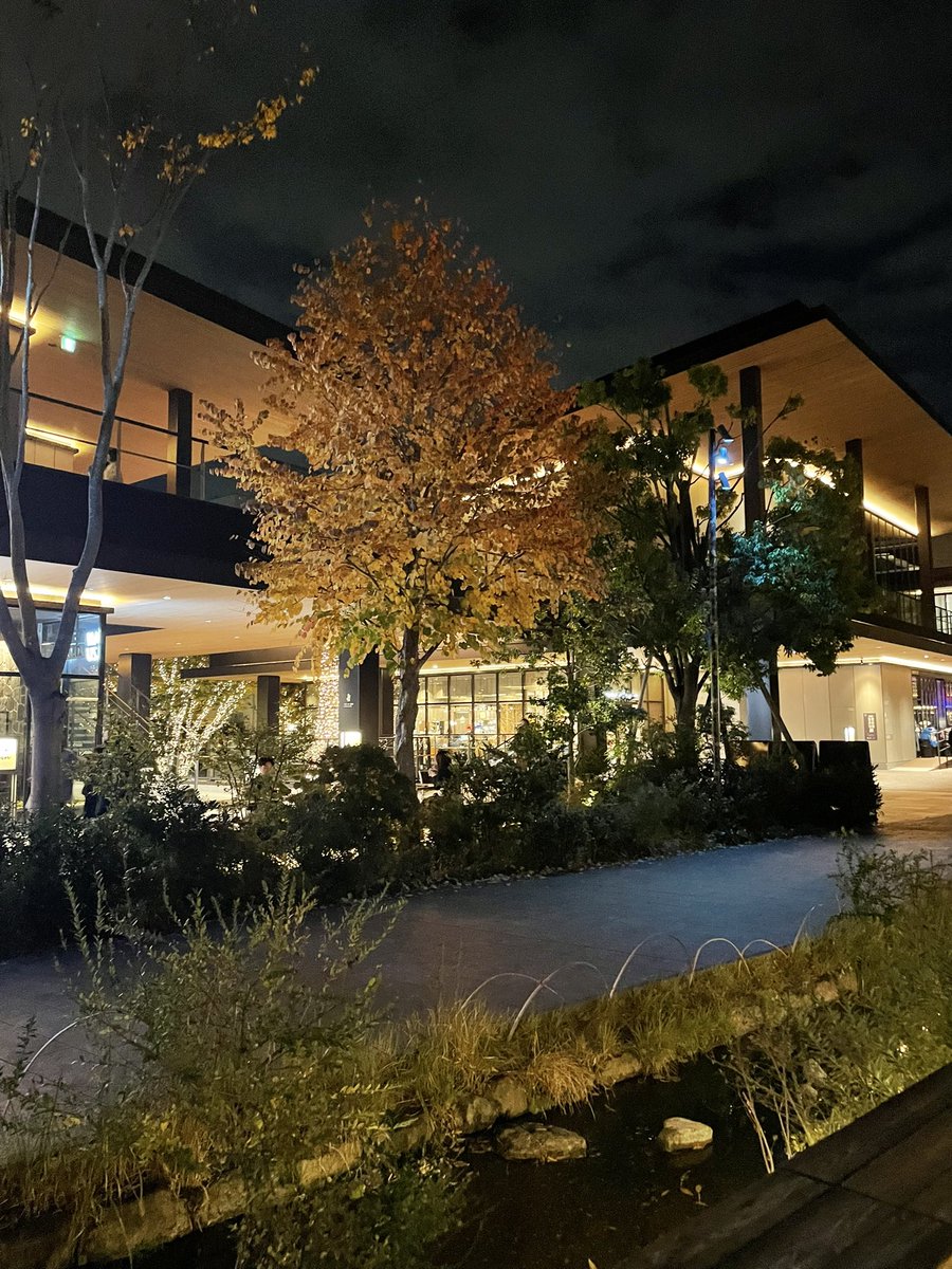 tokey43676's tweet photo. #RAS_ESSENTIALS_DAY2
連日の徹夜と本日の勉強会でライブに
だいぶ遅刻して。。。
行くか迷ってしまった自分が❌
2回目のRASは1回目より格別良くて
色々な自分の無駄なものを
吹き飛ばしていただきました。
ありがとうございました。 https://t.co/CHYIR5Ld52