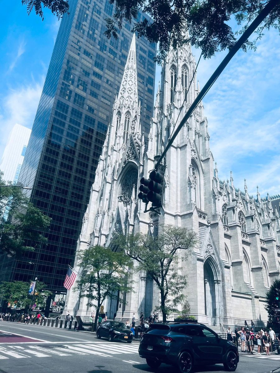 BLESSED SUNDAY ❤️☺️🙏🏻

at the majestic Saint Patrick’s Cathedral, New York City 🇺🇸💕☺️

#NYC #NewYork #USA #SaintPatrickCathedral