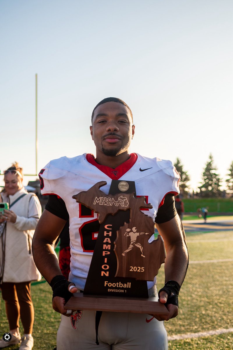 AustinBobo10's tweet image. Regional champs. Beyond blessed to get to play four more with my boys @Malachi_Daly04 @Obie2Valid