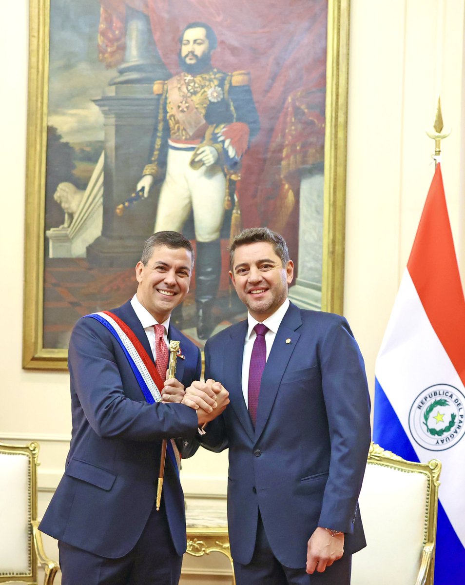 Feliz cumpleaños querido hermano y amigo, presidente Santiago Peña.
Tu liderazgo y compromiso nos inspira para trabajar juntos y siempre en equipo.
Que Dios te bendiga con salud y sabiduría para seguir construyendo un país de oportunidades para cada paraguayo.
<a href="/SantiPenap/">Santiago Peña</a> 🇵🇾💪🏻