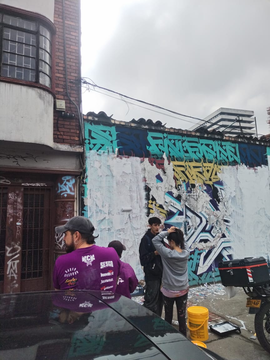 ValLaPoderosa's tweet image. Así va quedando nuestro primer mural de la #RutaDeLaMemoriaTrans. 🏳️‍⚧️💕✨