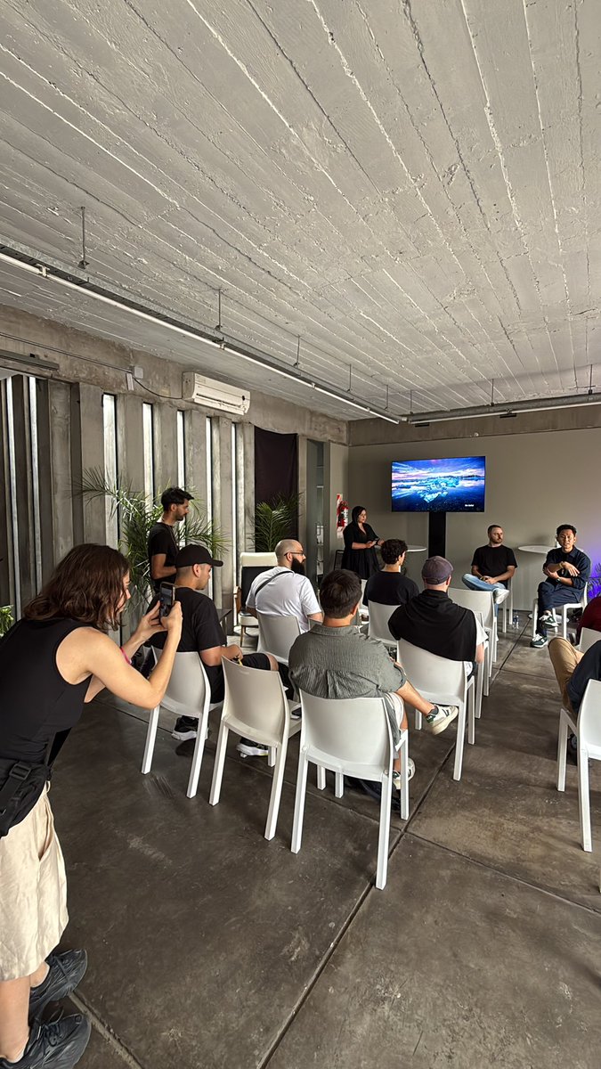 cryptomata_'s tweet image. Cuáles son los mejores eventos crypto en Argentina? 🇦🇷 

Los leo en los comentarios 🫡
 
Yo vengo llegando a “Sub 0” excelente organización !!! @frogule @web3mktghack @SacredProtocol