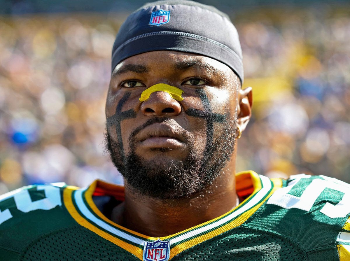 1919GBP's tweet photo. @c_muc #FlyTheG bro ๐ซก
Have a good one too bro
#GoPackGo ๐๐โ https://t.co/vJwgkzuTY0