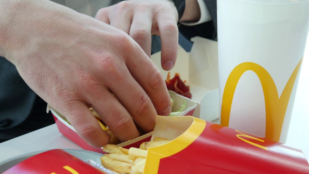 On National Fast Food Day, Fast Food Is Struggling—Not Because Customers Are Broke, But Because Customers Have Evolved --

open.substack.com/pub/scottmckai… 

#CX #CustomerExperience #Leadership #BusinessStrategy #CustomerEvolution #BeyondDistinction #MarketTrends #CXLeadership