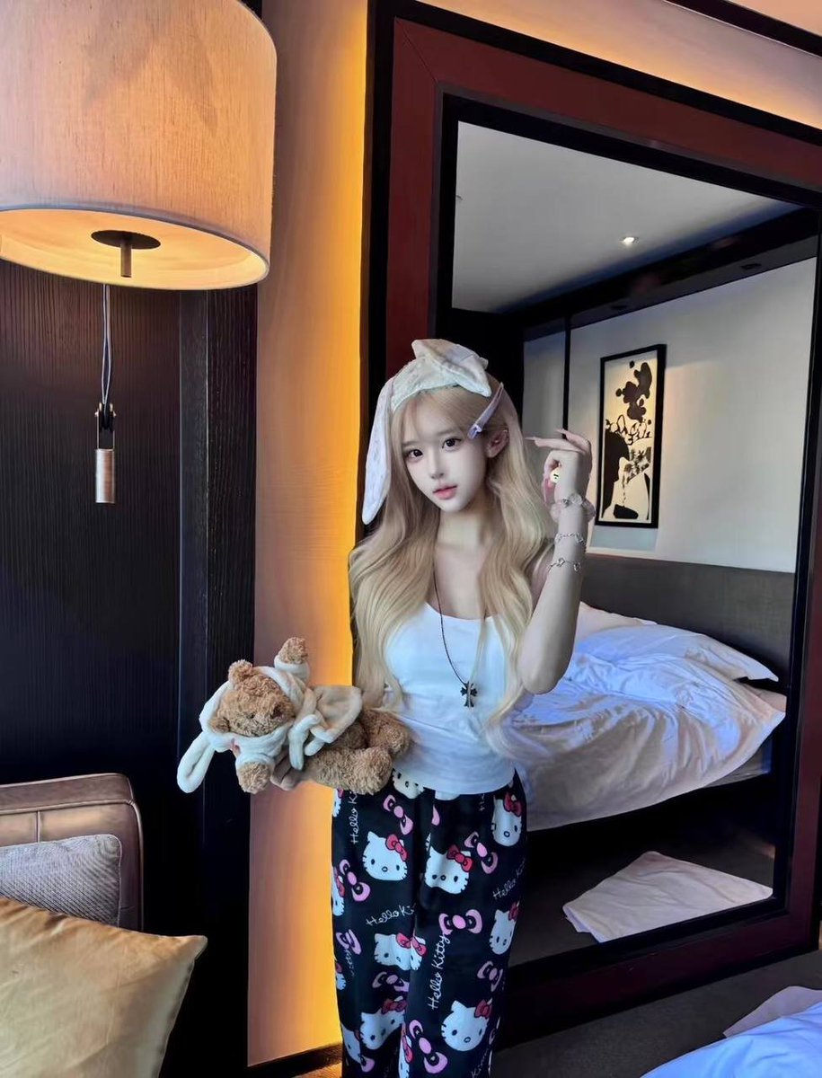 xiox411479's tweet photo. 這是誰的反差女友吖~

#自拍 #外流 #流出 #反��

https://t.co/weRel9yR2O https://t.co/u1HEt64C7l
